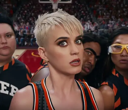 Con muchos famosos, Katy Perry estrena el gracioso video de 